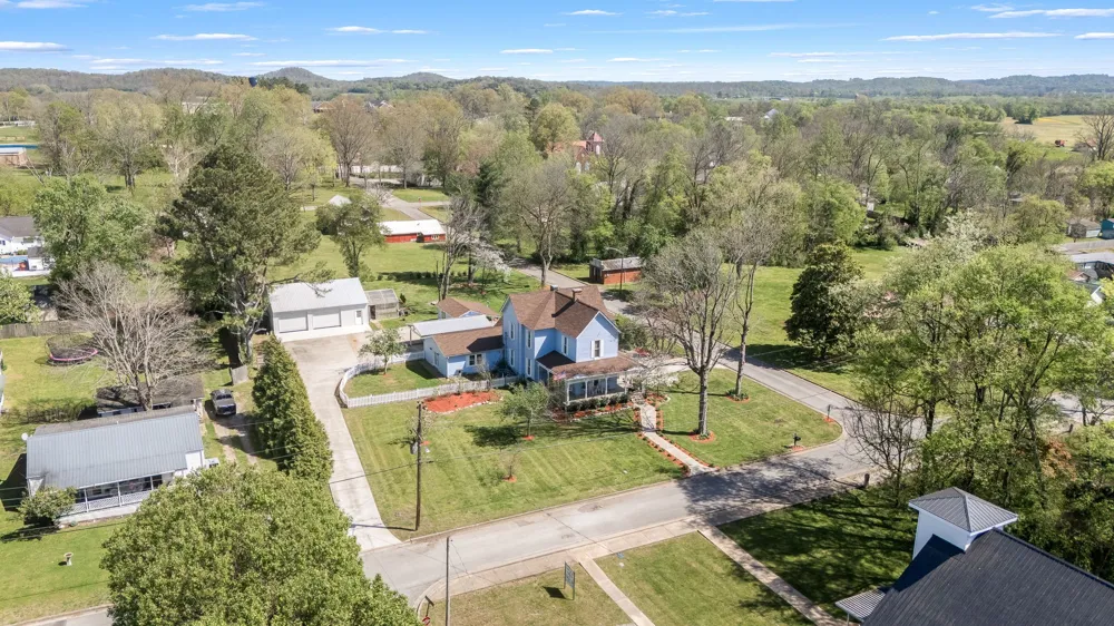202 High Street Bell Buckle, TN 37020