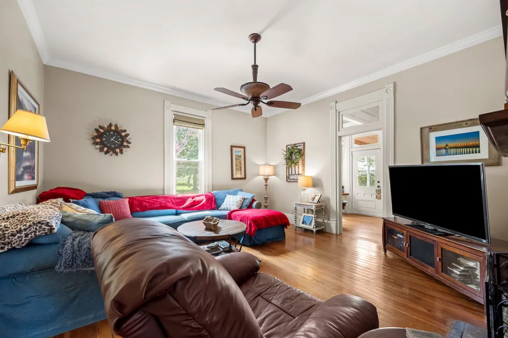 202 High Street Bell Buckle, TN 37020