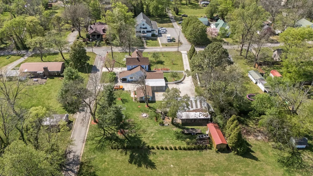 202 High Street Bell Buckle, TN 37020