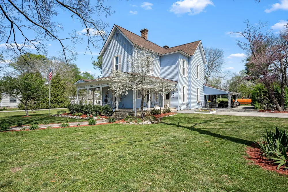 202 High Street Bell Buckle, TN 37020