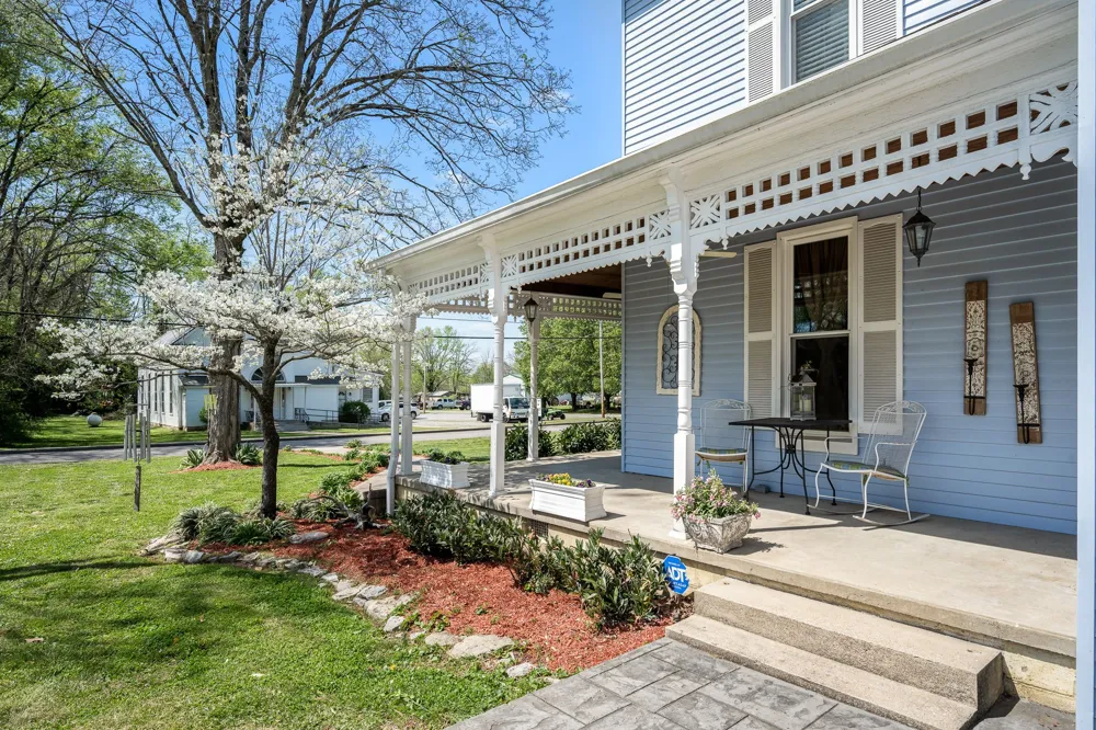 202 High Street Bell Buckle, TN 37020