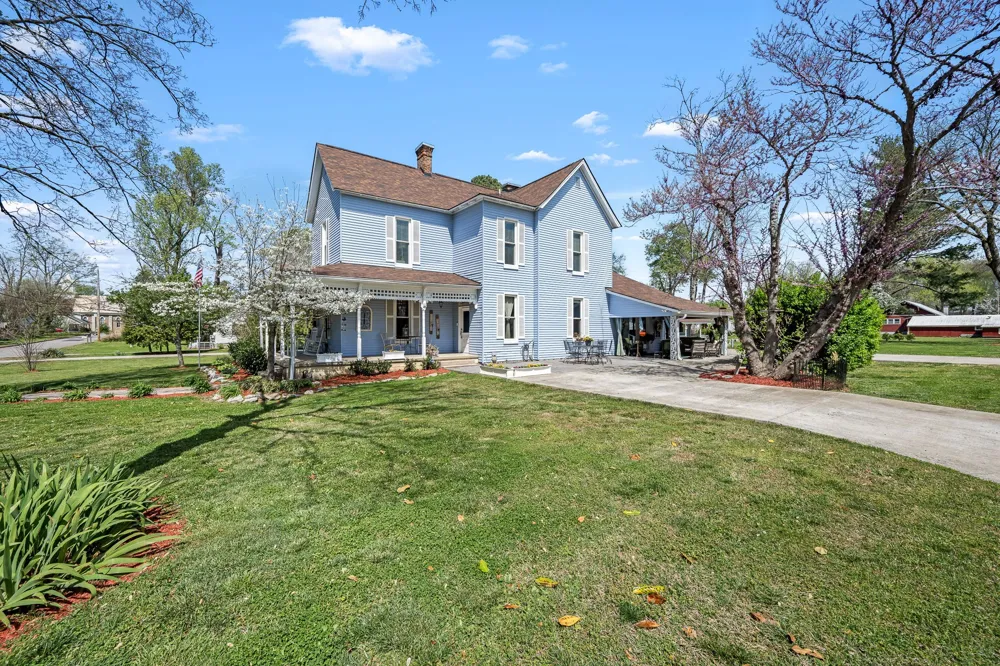 202 High Street Bell Buckle, TN 37020