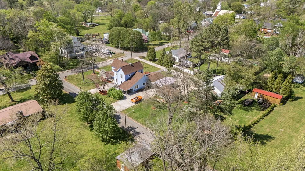 202 High Street Bell Buckle, TN 37020