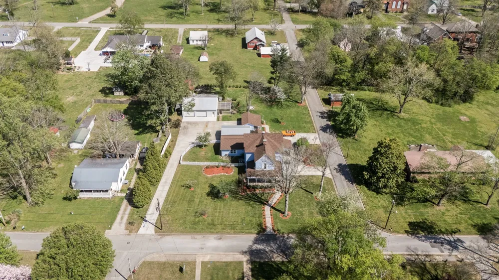 202 High Street Bell Buckle, TN 37020