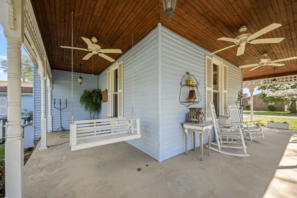 202 High Street Bell Buckle, TN 37020
