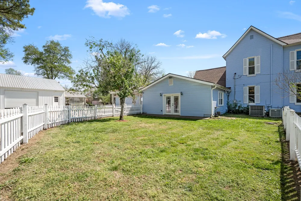 202 High Street Bell Buckle, TN 37020