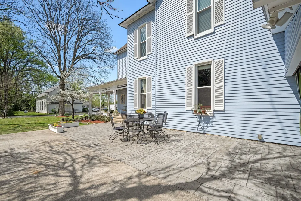 202 High Street Bell Buckle, TN 37020