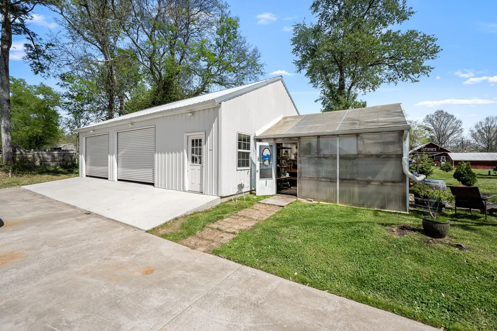 202 High Street Bell Buckle, TN 37020