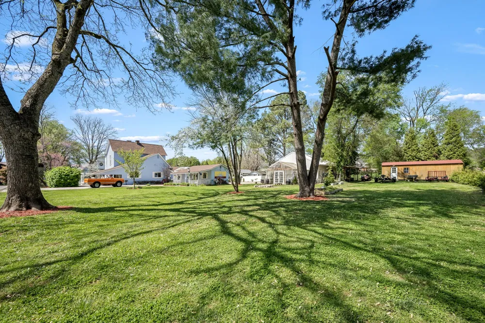 202 High Street Bell Buckle, TN 37020