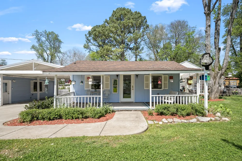 202 High Street Bell Buckle, TN 37020