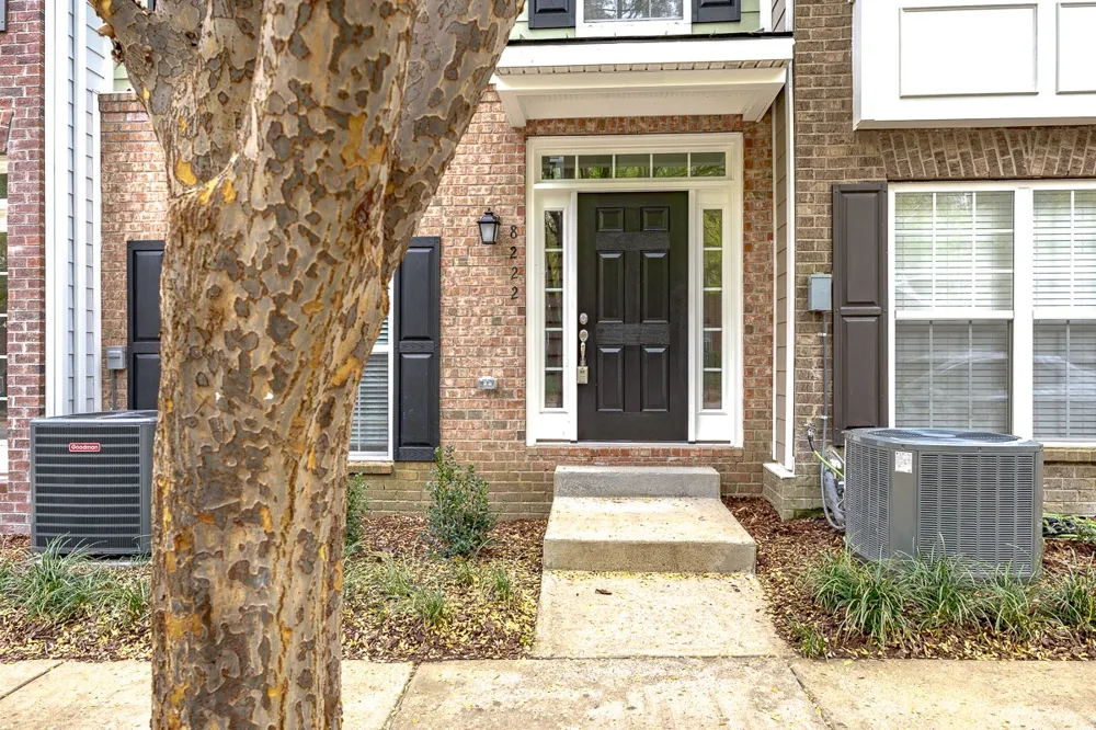 8222 Lenox Creekside Dr Antioch, TN 37013