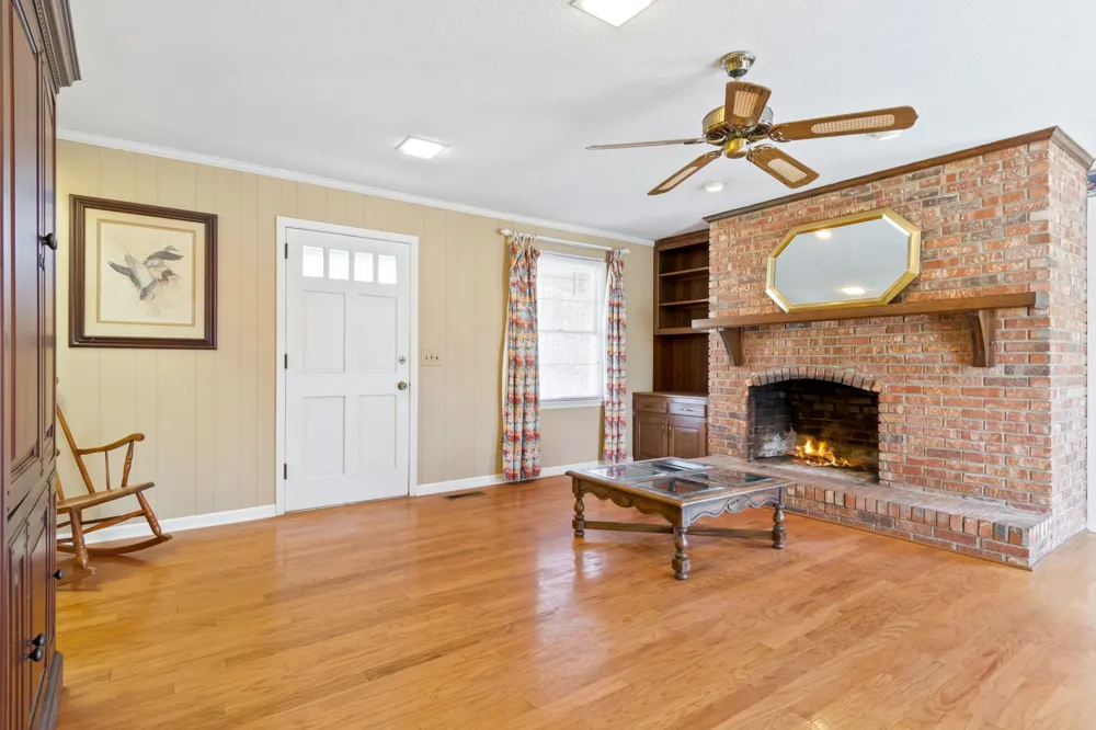 846 R Wilkerson Dr Centerville, TN 37033