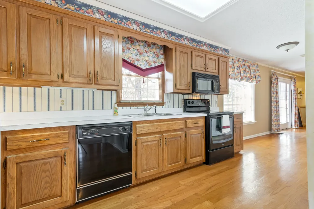 846 R Wilkerson Dr Centerville, TN 37033