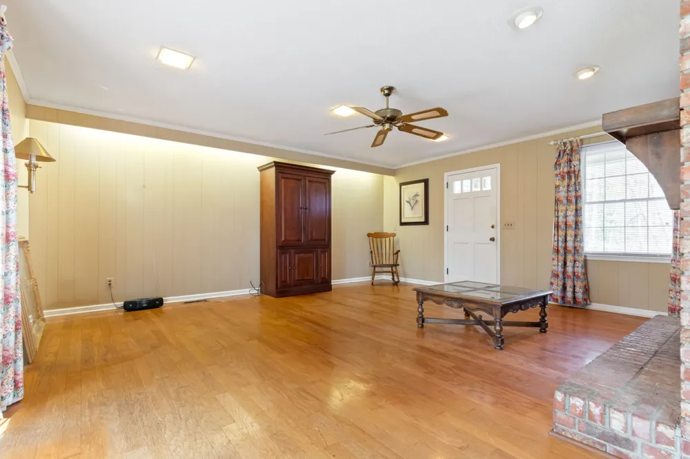 846 R Wilkerson Dr Centerville, TN 37033
