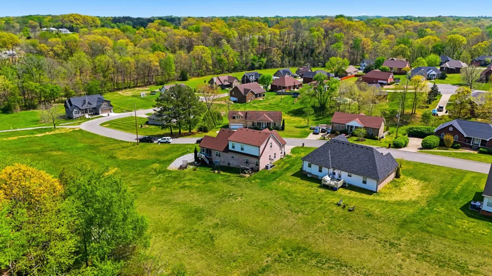 4046 Summit Dr Greenbrier, TN 37073