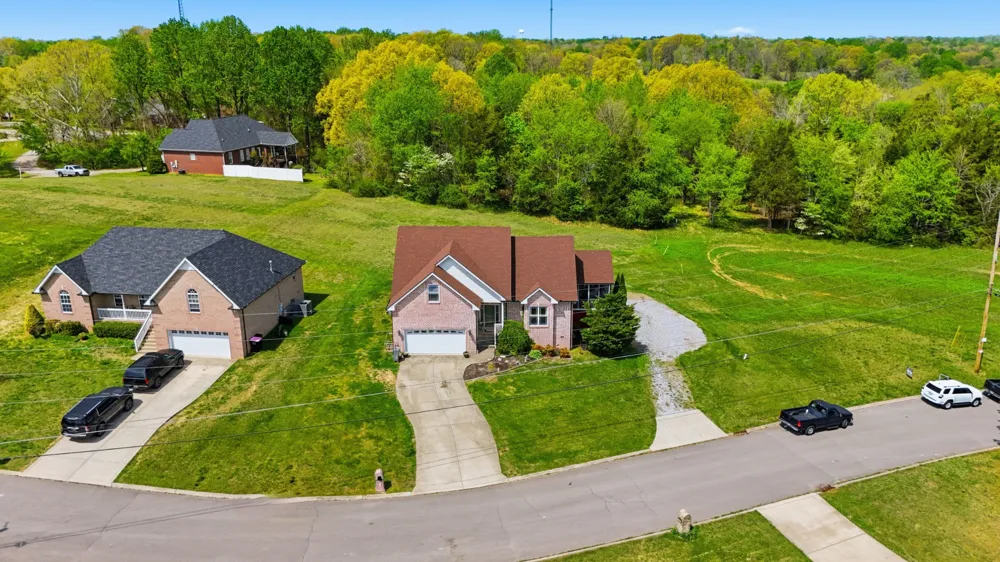 4046 Summit Dr Greenbrier, TN 37073