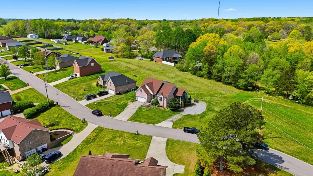 4046 Summit Dr Greenbrier, TN 37073