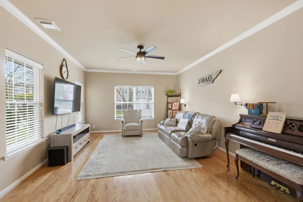 3027 Auld Tatty Dr Spring Hill, TN 37174