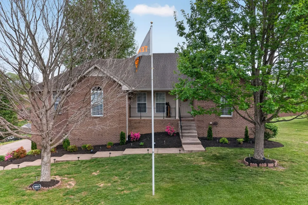 4005 Summit Dr Greenbrier, TN 37073
