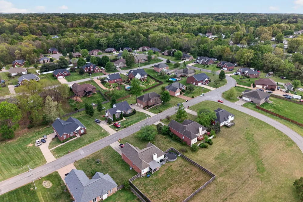 4005 Summit Dr Greenbrier, TN 37073