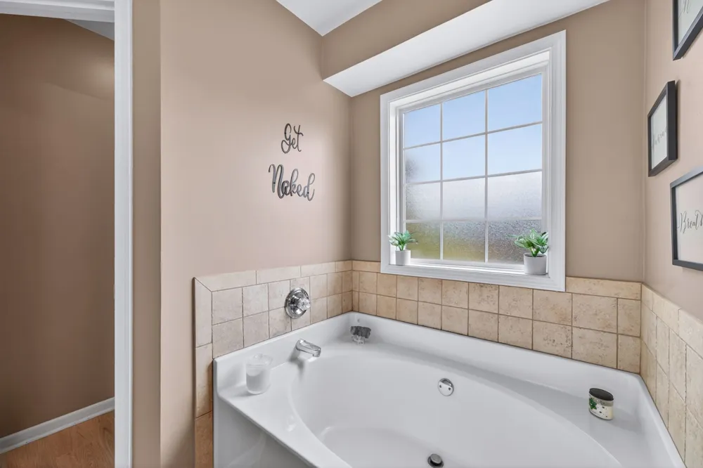 4005 Summit Dr Greenbrier, TN 37073
