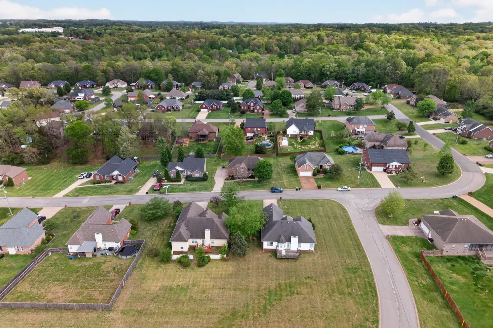 4005 Summit Dr Greenbrier, TN 37073