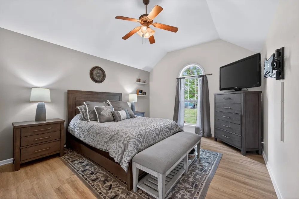 4005 Summit Dr Greenbrier, TN 37073