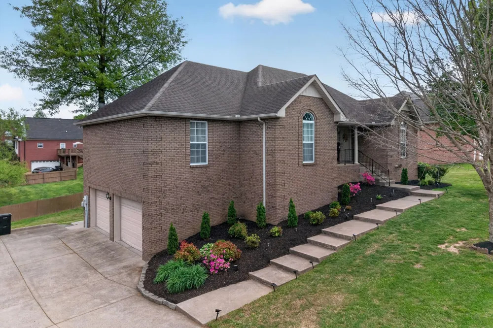 4005 Summit Dr Greenbrier, TN 37073