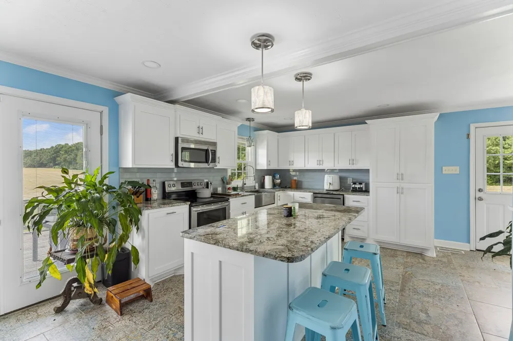 9 Caldwell Rd Summertown, TN 38483