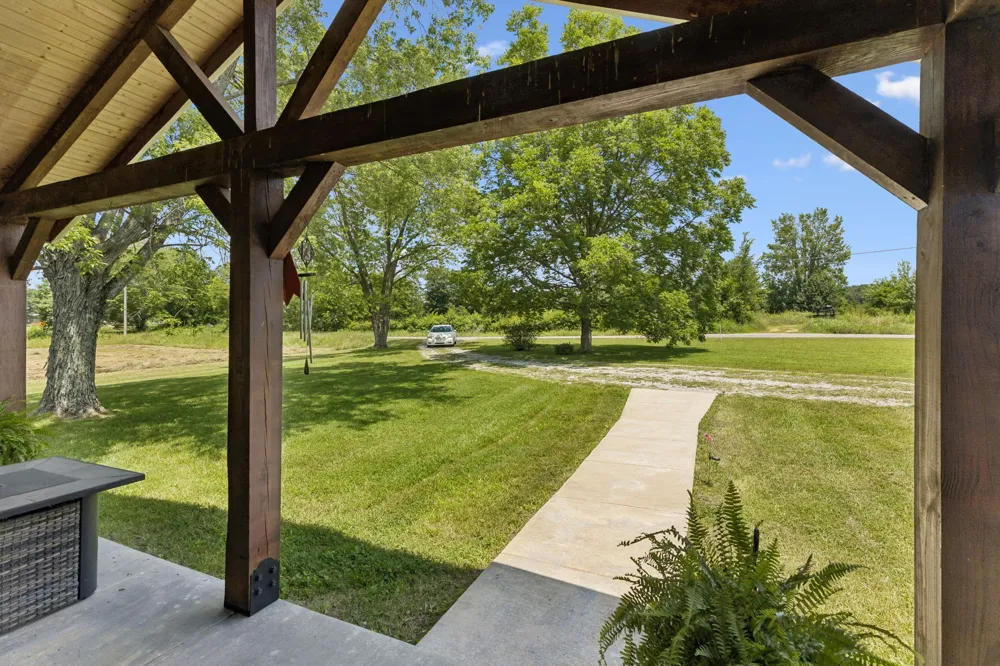 9 Caldwell Rd Summertown, TN 38483