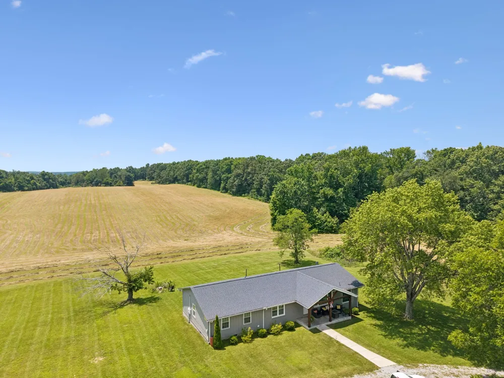 9 Caldwell Rd Summertown, TN 38483