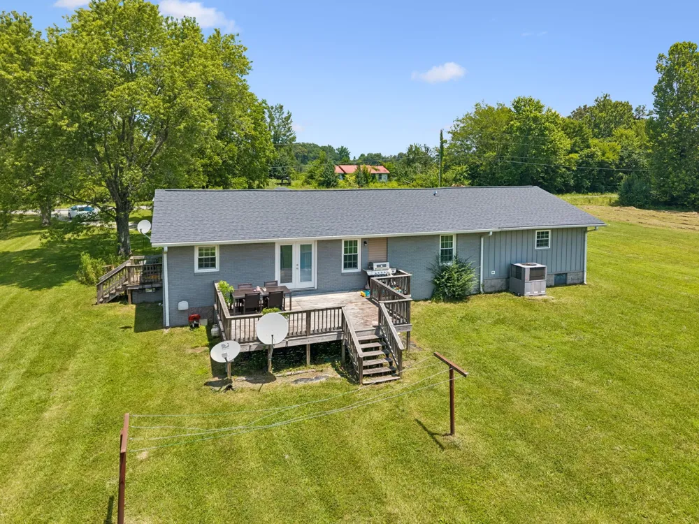 9 Caldwell Rd Summertown, TN 38483