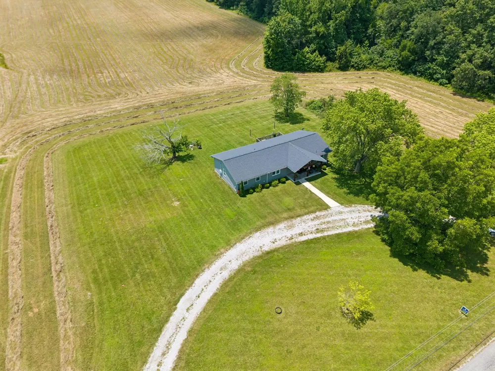 9 Caldwell Rd Summertown, TN 38483