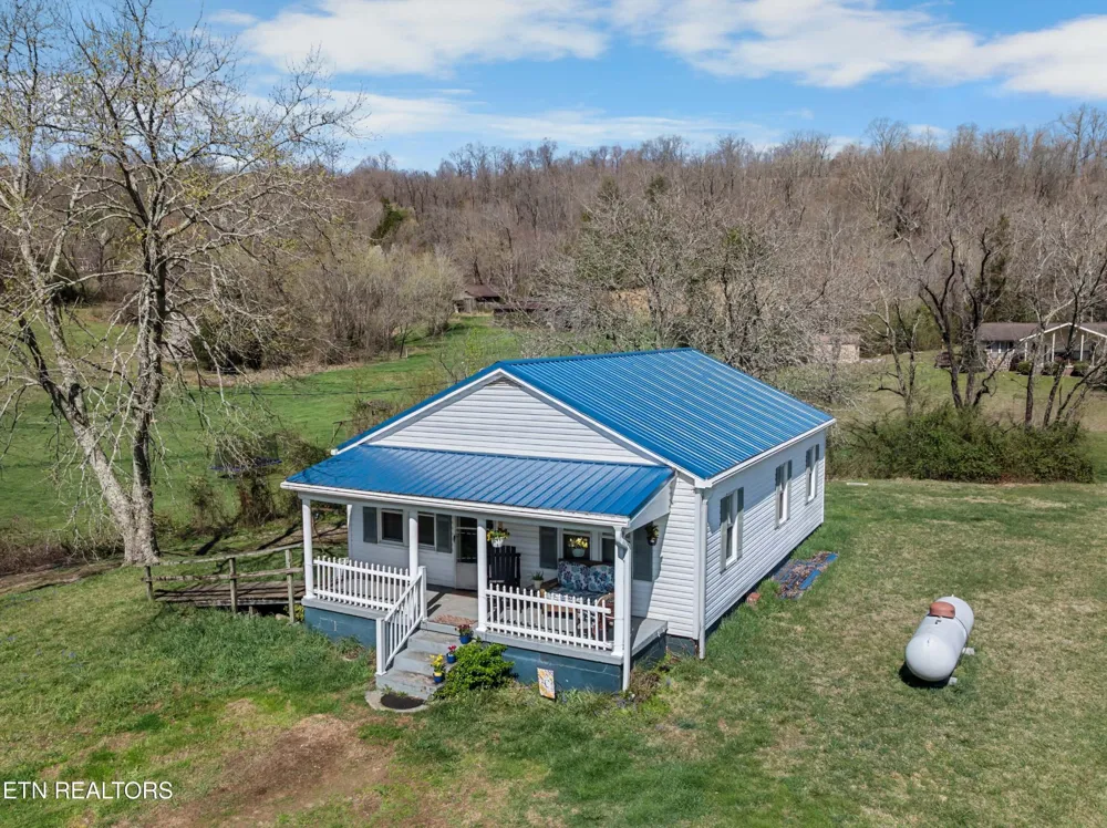 385 Hubbs Grove Rd Maynardville, TN 37807