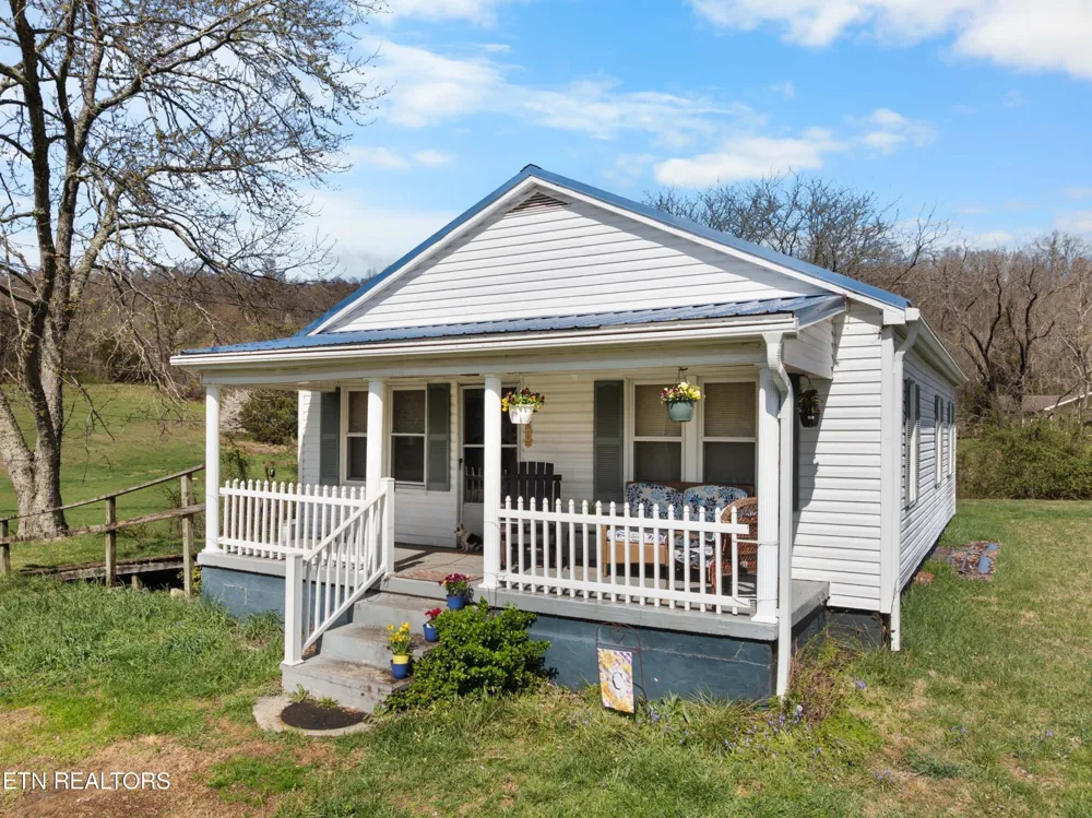385 Hubbs Grove Rd Maynardville, TN 37807