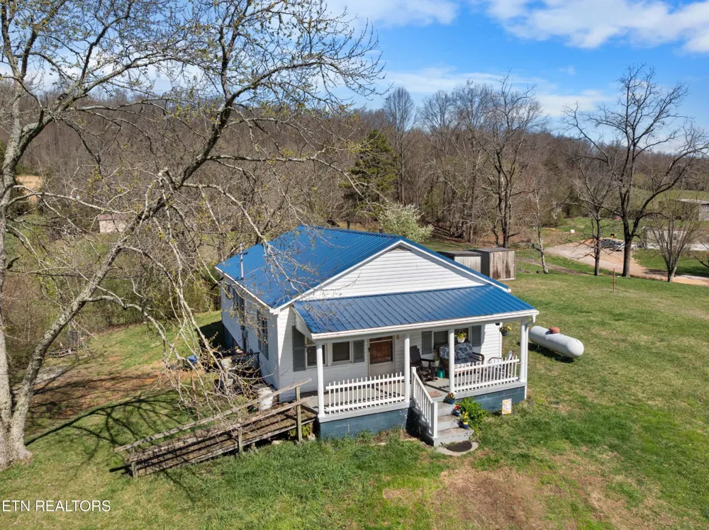 385 Hubbs Grove Rd Maynardville, TN 37807