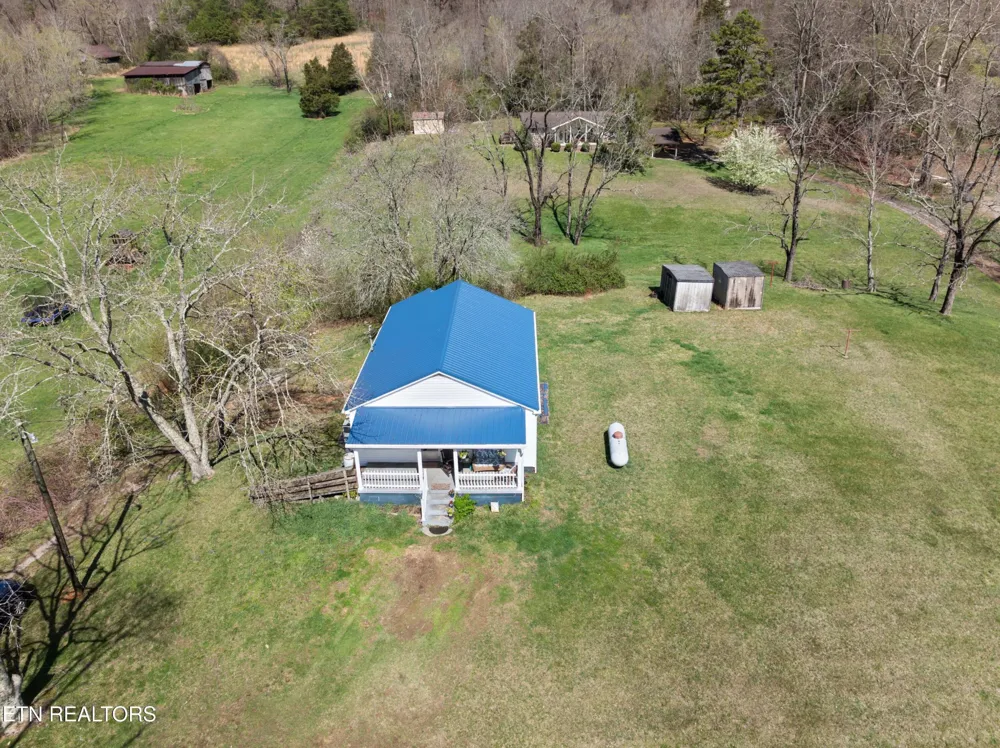 385 Hubbs Grove Rd Maynardville, TN 37807