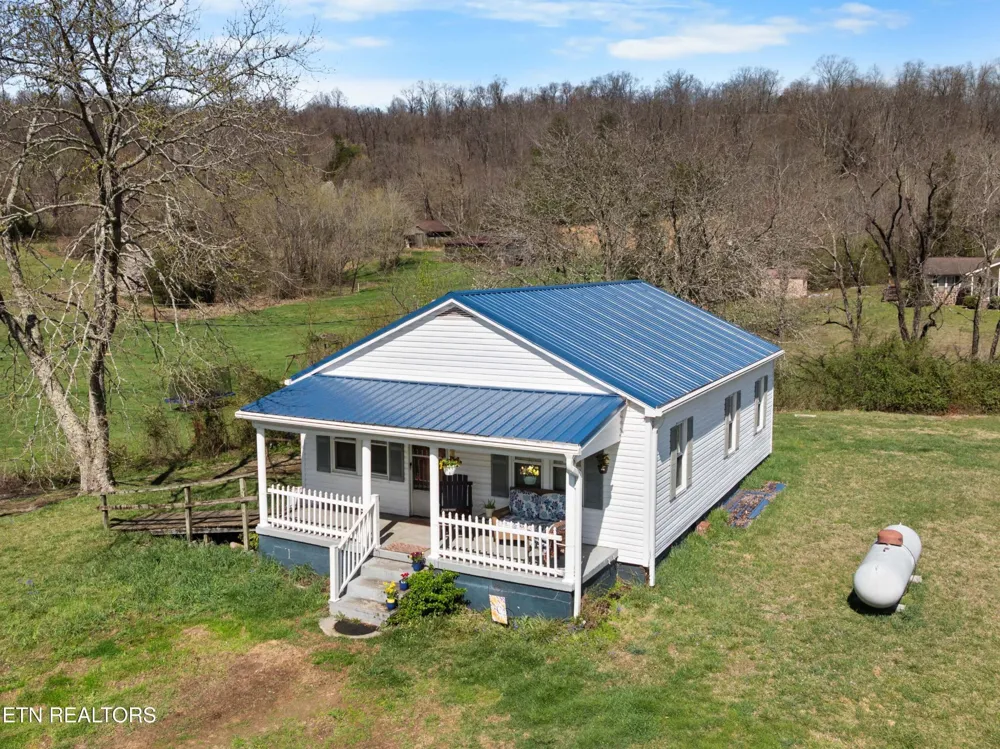 385 Hubbs Grove Rd Maynardville, TN 37807