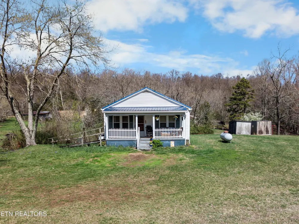385 Hubbs Grove Rd Maynardville, TN 37807