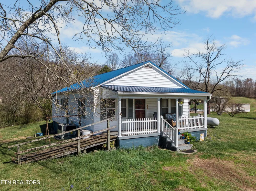 385 Hubbs Grove Rd Maynardville, TN 37807
