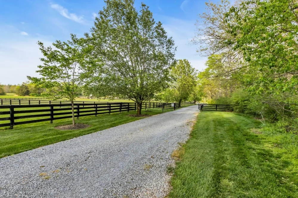6314 McDaniel Rd College Grove, TN 37046