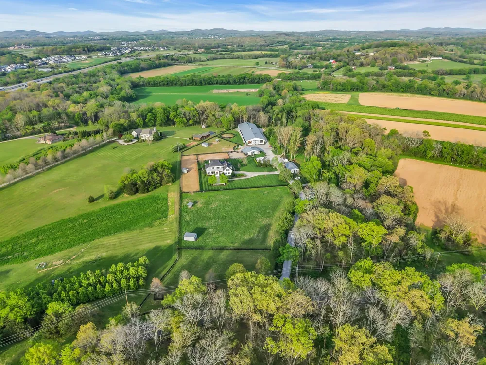 6314 McDaniel Rd College Grove, TN 37046