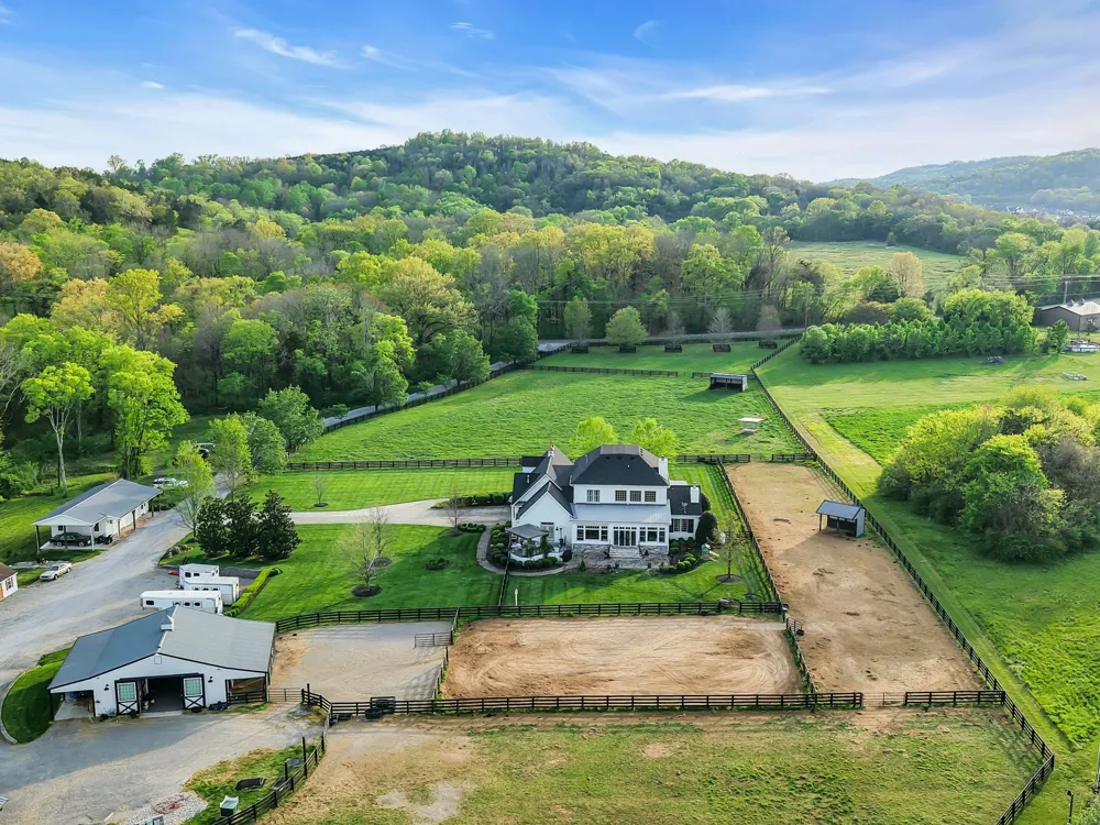 6314 McDaniel Rd College Grove, TN 37046