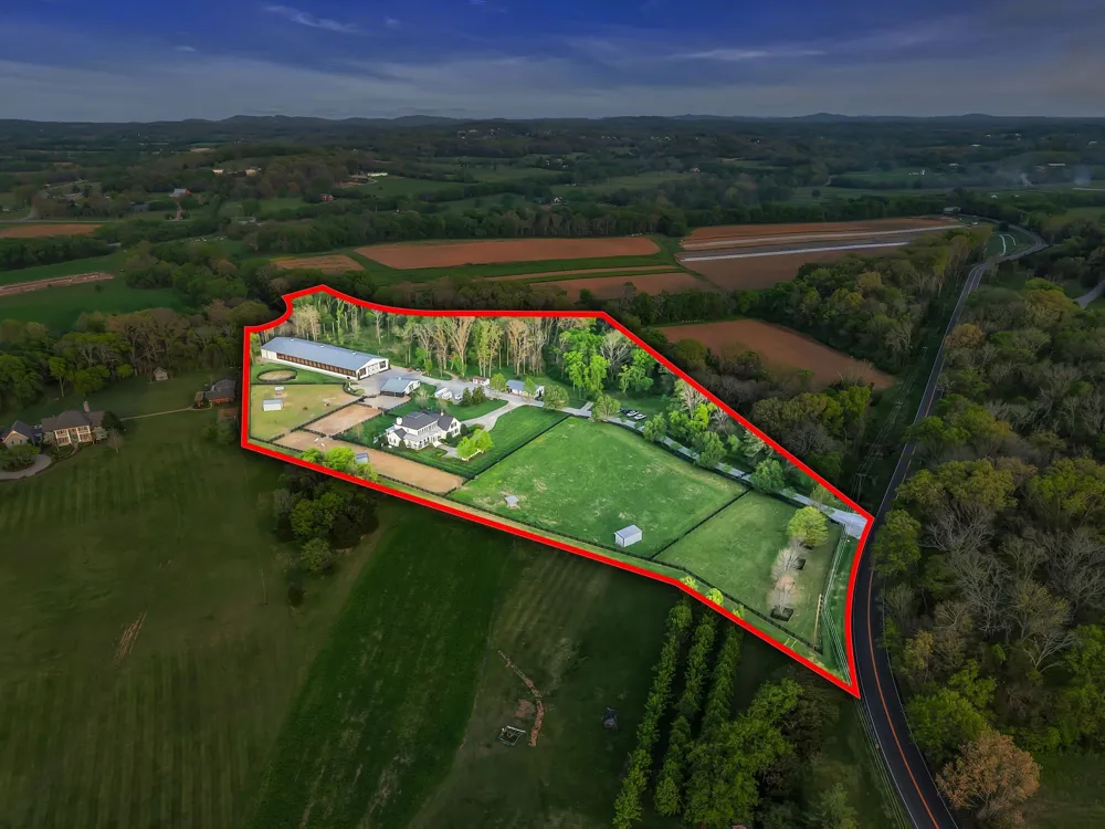 6314 McDaniel Rd College Grove, TN 37046