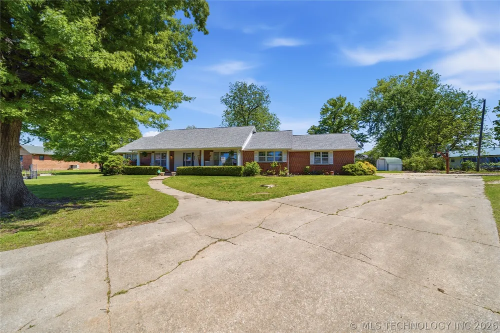 2114 Yale Avenue Miami, OK 74354