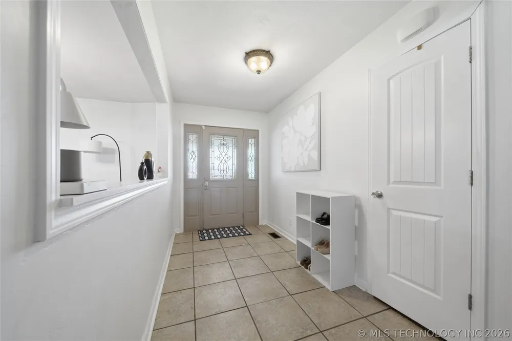 2114 Yale Avenue Miami, OK 74354