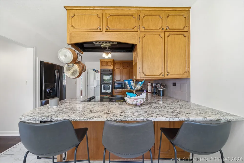 2114 Yale Avenue Miami, OK 74354