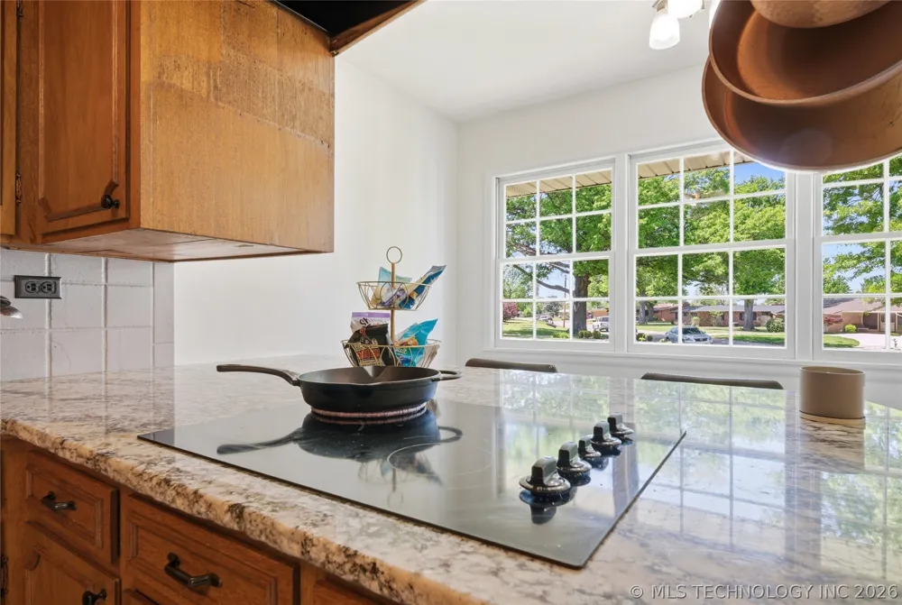 2114 Yale Avenue Miami, OK 74354