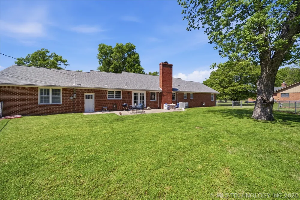 2114 Yale Avenue Miami, OK 74354
