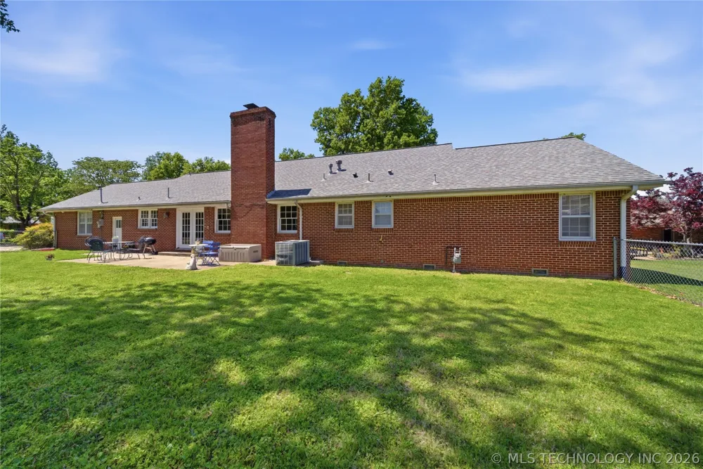 2114 Yale Avenue Miami, OK 74354
